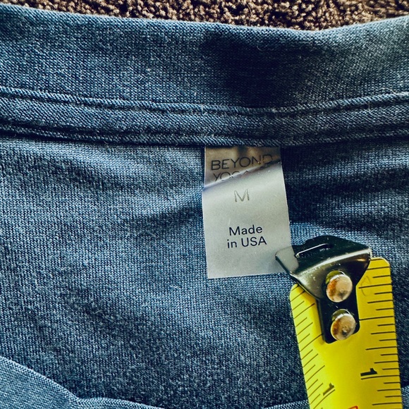 BEYOND YOGA Featherweight On The Down Low Tee - Nocturnal Navy size M - Picture 5 of 9
